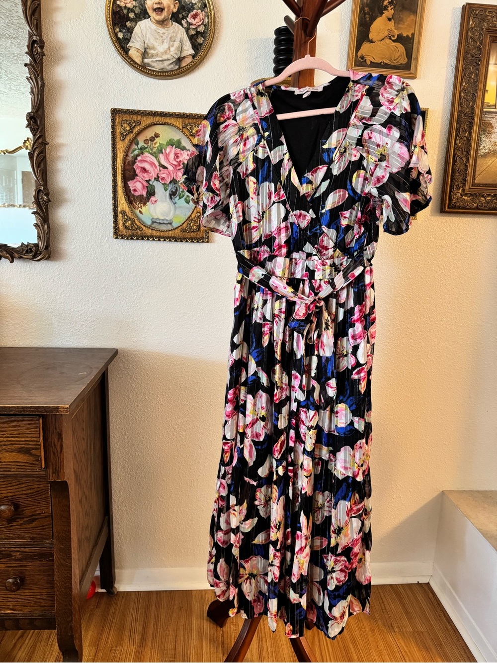 Women's Floral V-Neck Maxi Dress with Self-Tie Waist in Black and Pink